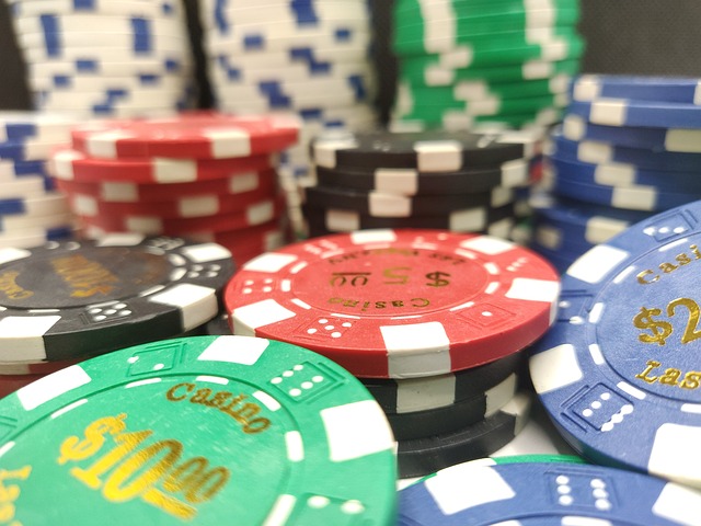 Jetons sur une table de casino